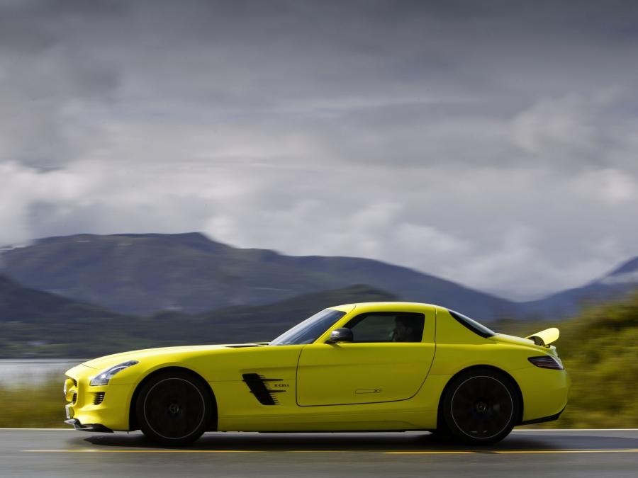  Mercedes-Benz SLS AMG E-Cell 2010 года  (фото 25 из 30)